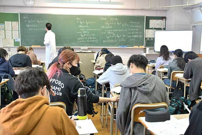 北海道札幌南高での授業の様子=2021年2月16日、柿崎明子撮影