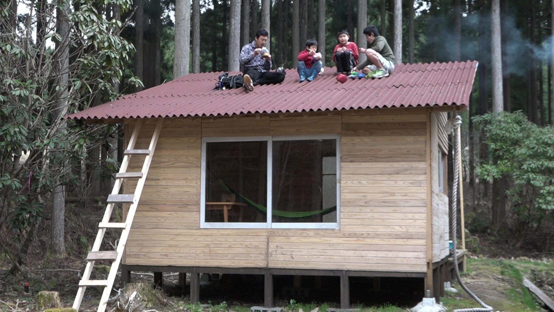 屋根の上