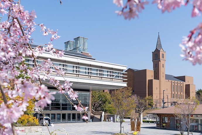 理工学部がある同志社大学京田辺キャンパス。同キャンパスには、「同志社-ダイキン『次の環境』研究センター」が設置され、後藤研究室を含む学内の多数の研究室とダイキン工業が共同で研究を行っている(写真/楠本涼)