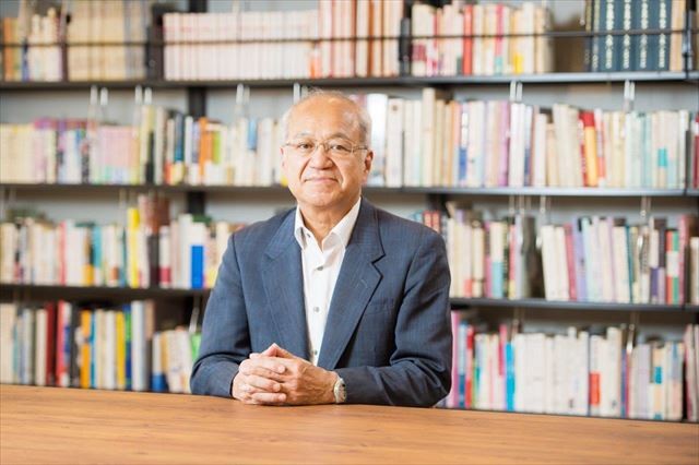 朝倉敏夫学部長