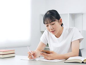 【年内入試で合格を勝ち取る！㉓】AIが書いた志望理由書は見抜かれる！　慶應大などガイドライン提示も　賢いつきあい方を考える
