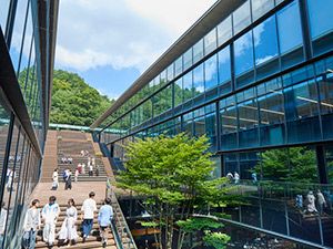 少子化時代の大学、学生の学びを止めないために京都産業大学が京都ノートルダム女子大の心理学科の受け皿に
