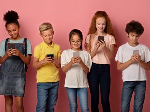 スマホの「中1デビュー」は注意 時間の区切り、習慣づけて 千葉大付属