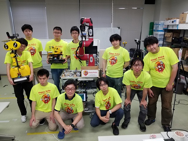 人を幸せにするロボット」を追い求めて 金沢工業大学出村公成研究室