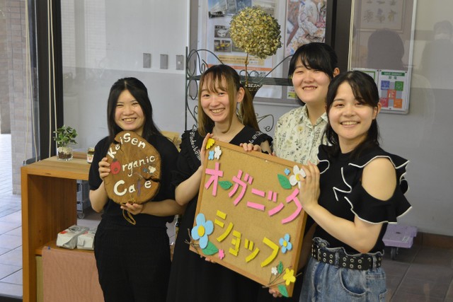 学生カフェの 幻のレシピ 再興を目指す学生たち 恵泉女学園大学 寺子屋朝日