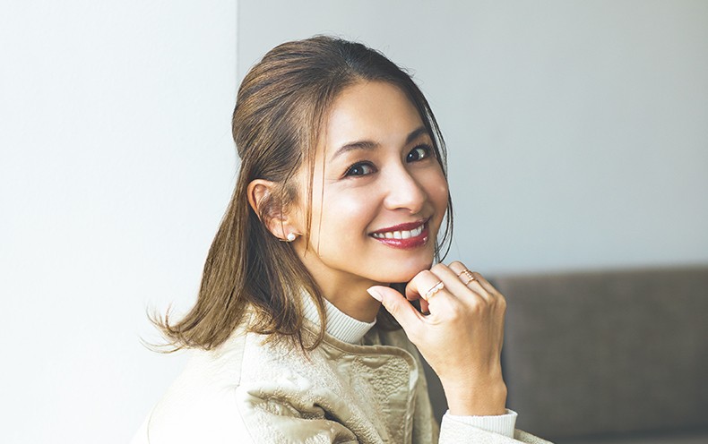 白髪をケアして全方位美しく 大人映えする冬のまとめ髪 Aging Gracefully わたしらしく輝く