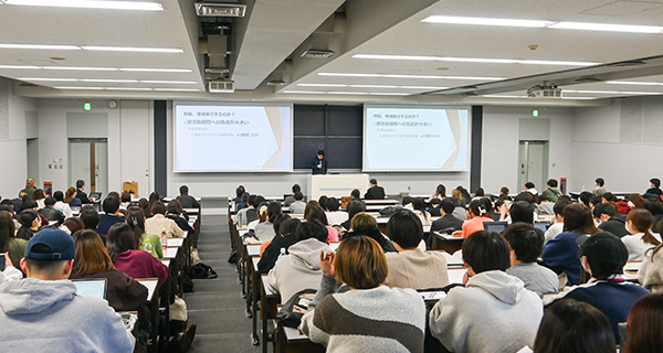 【専修大】人間科学部社会学科卒業論文報告会 代表3人が研究成果を...